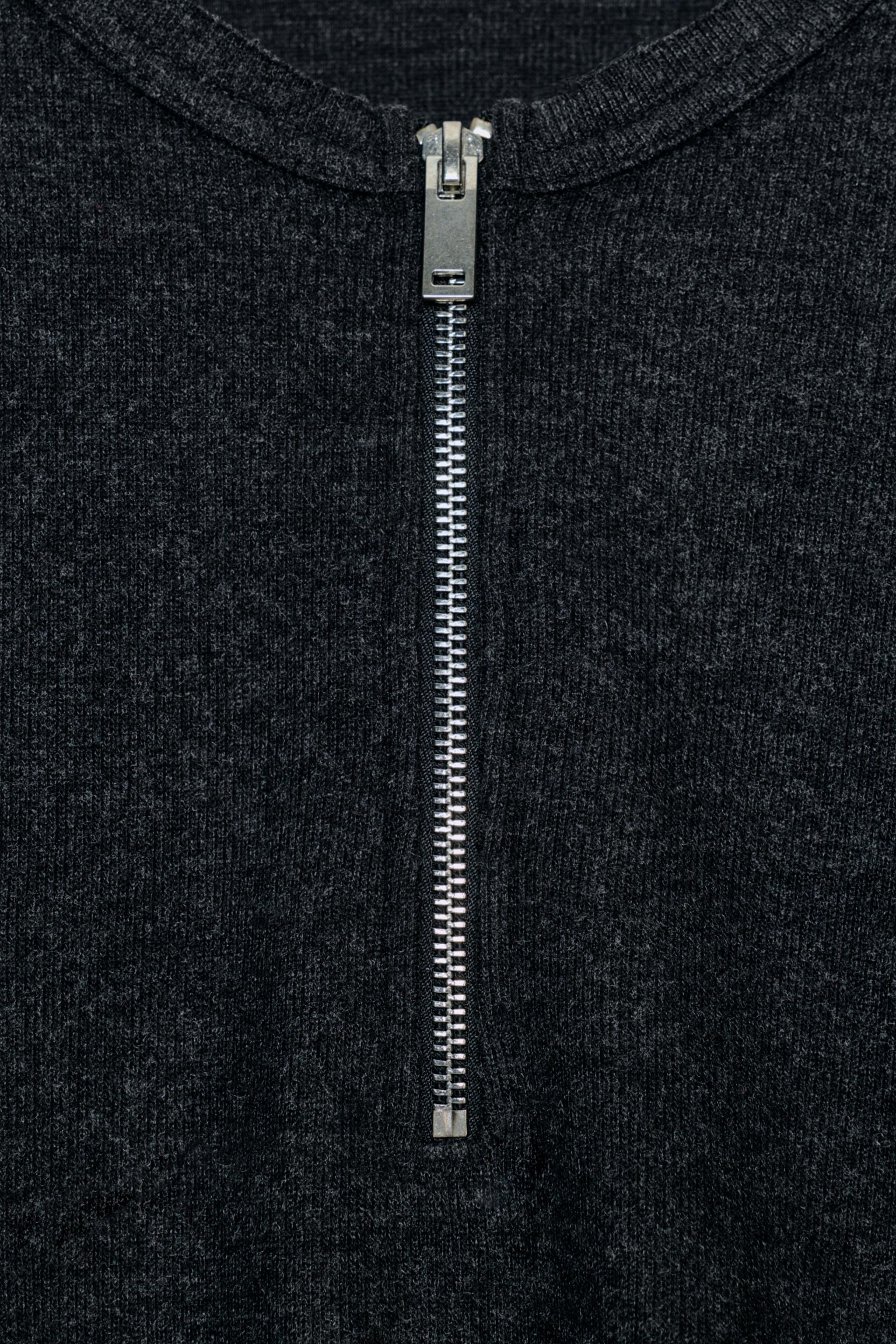 SOFT RIBBED ZIPPER SWEATSHIRT